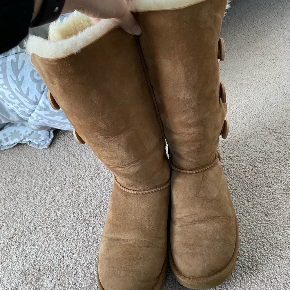 ✨UGG Australia Bailey Button Triplet  ✨